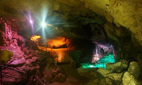 Красные пещеры или пещера Кизил-Коба