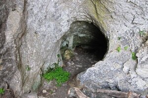 Пещеры Ялтинской яйлы