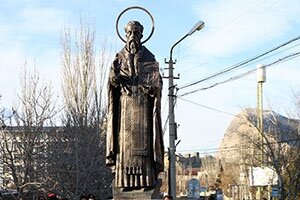 Памятник Стефану Сурожскому