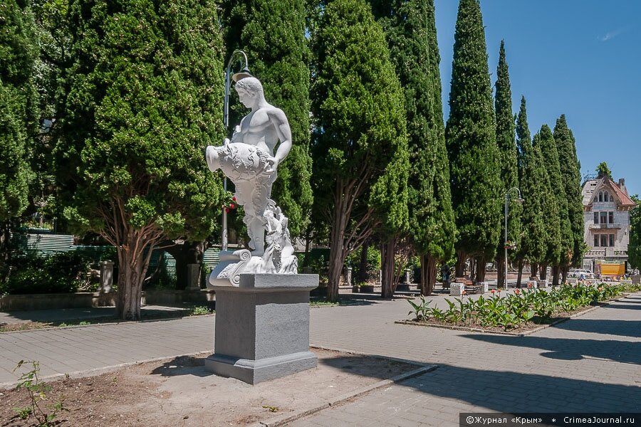 Кипарисовая аллея. Скульптура Диониса, фото 2014-2016 гг.
